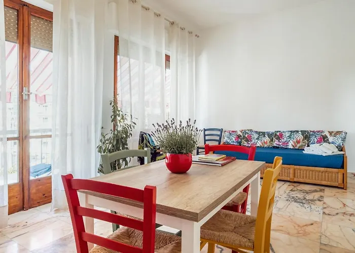 Lovely X5 W/ Terrace & Private Parking Apartman La Spezia