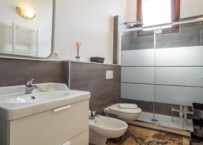 Lovely X5 W/ Terrace & Private Parking Apartman La Spezia