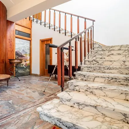 Lägenhet Lovely X5 W/ Terrace & Private Parking *