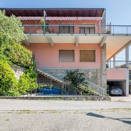 Lovely X5 W/ Terrace & Private Parking La Spezia