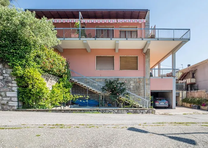 Lovely X5 W/ Terrace & Private Parking La Spezia
